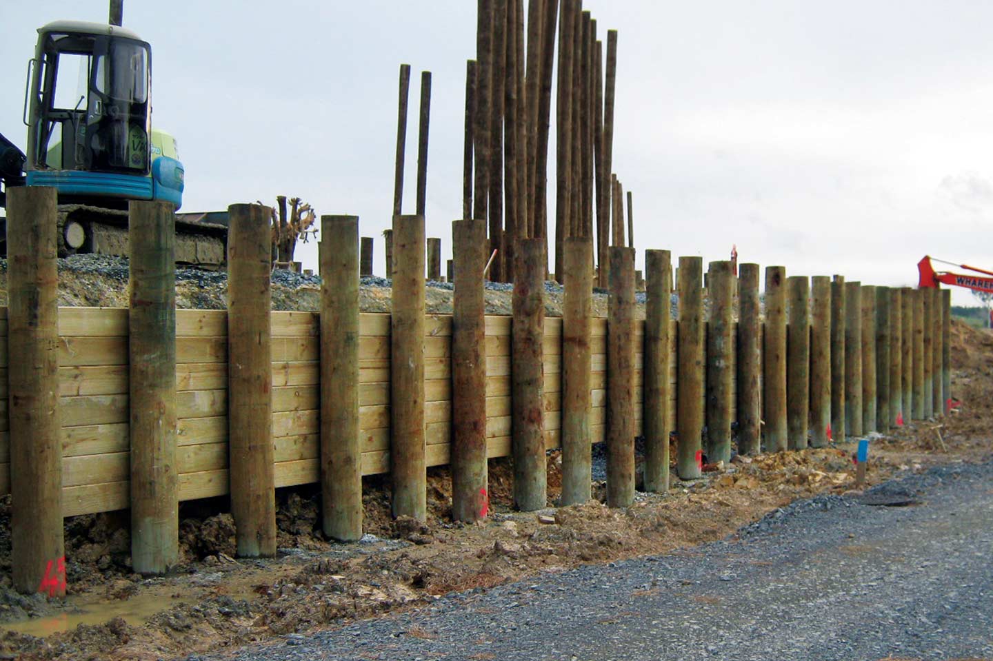 H5 Building Poles and Piles Goldpine