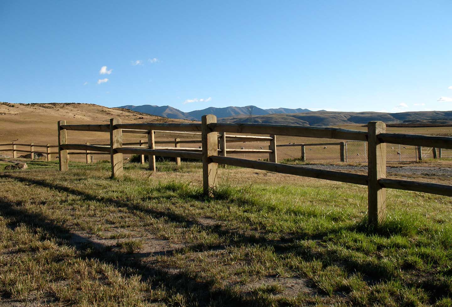 Lifestyle Post and Rail® Goldpine